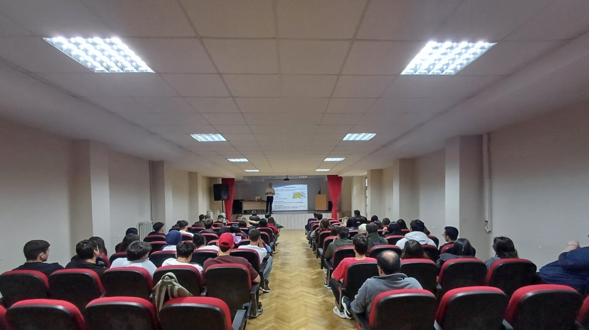 12.SINIF ÖĞRENCİLERİMİZE YÖNELİK ''İŞ ARAMA BECERİLERİ'' EĞİTİMİ VERİLDİ
